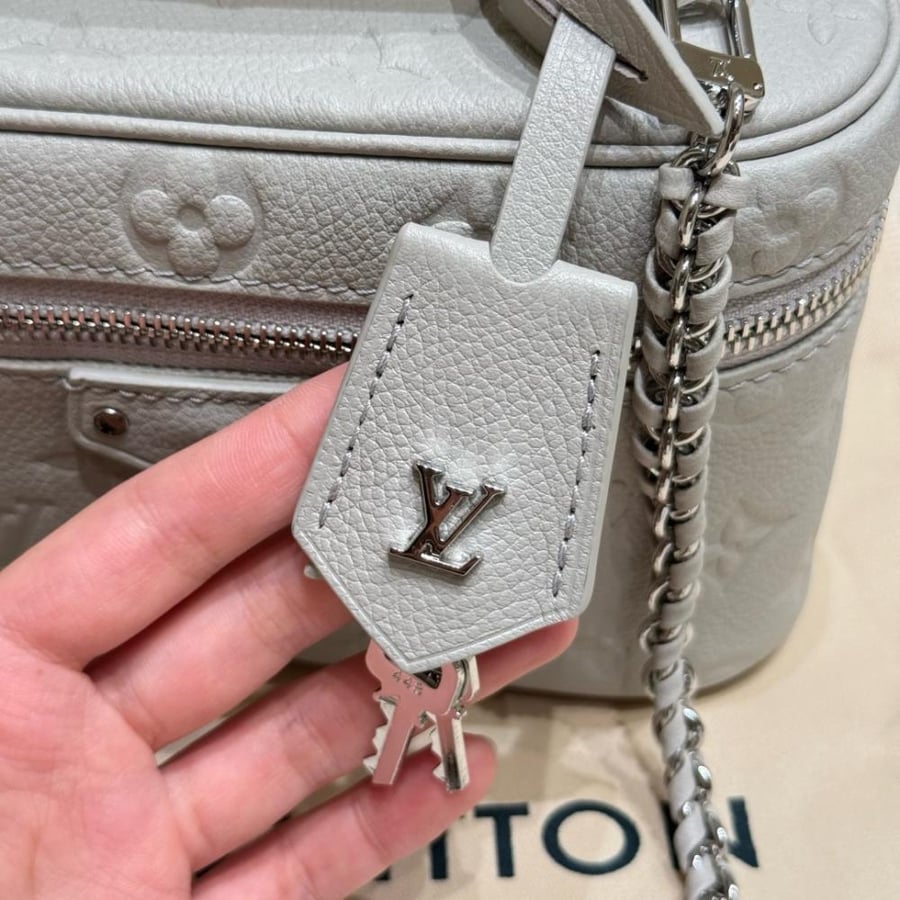 LOUIS  VUITTON