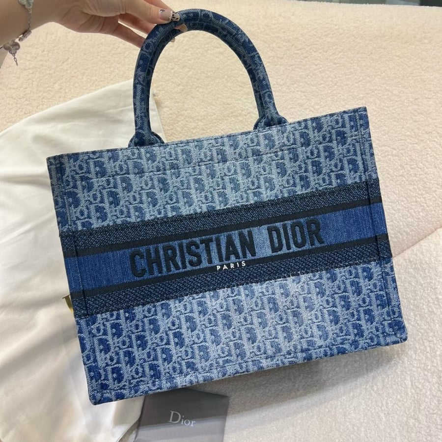 DIOR