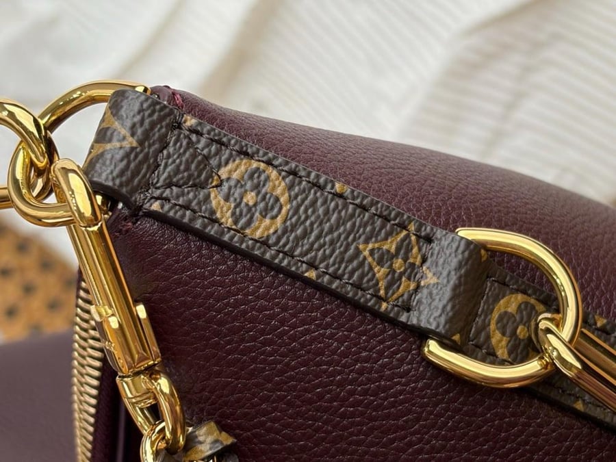 LOUIS  VUITTON
