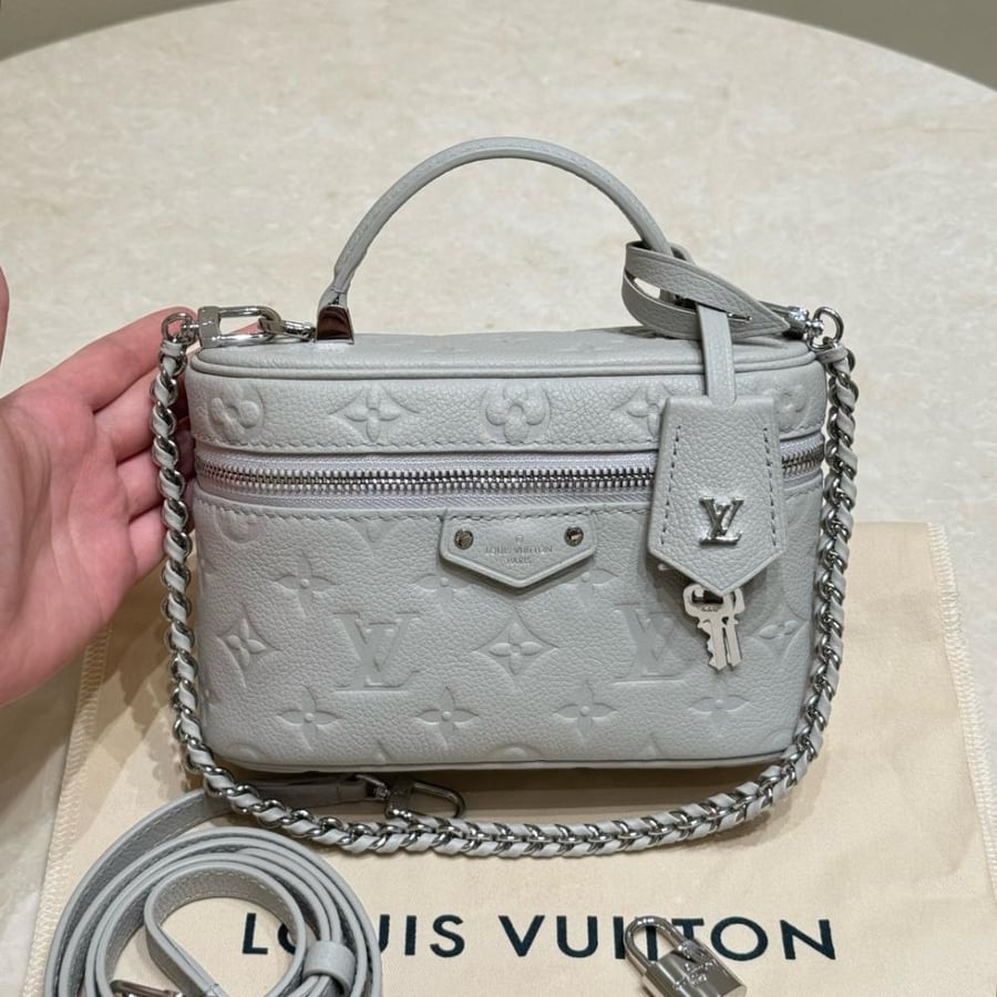 LOUIS  VUITTON