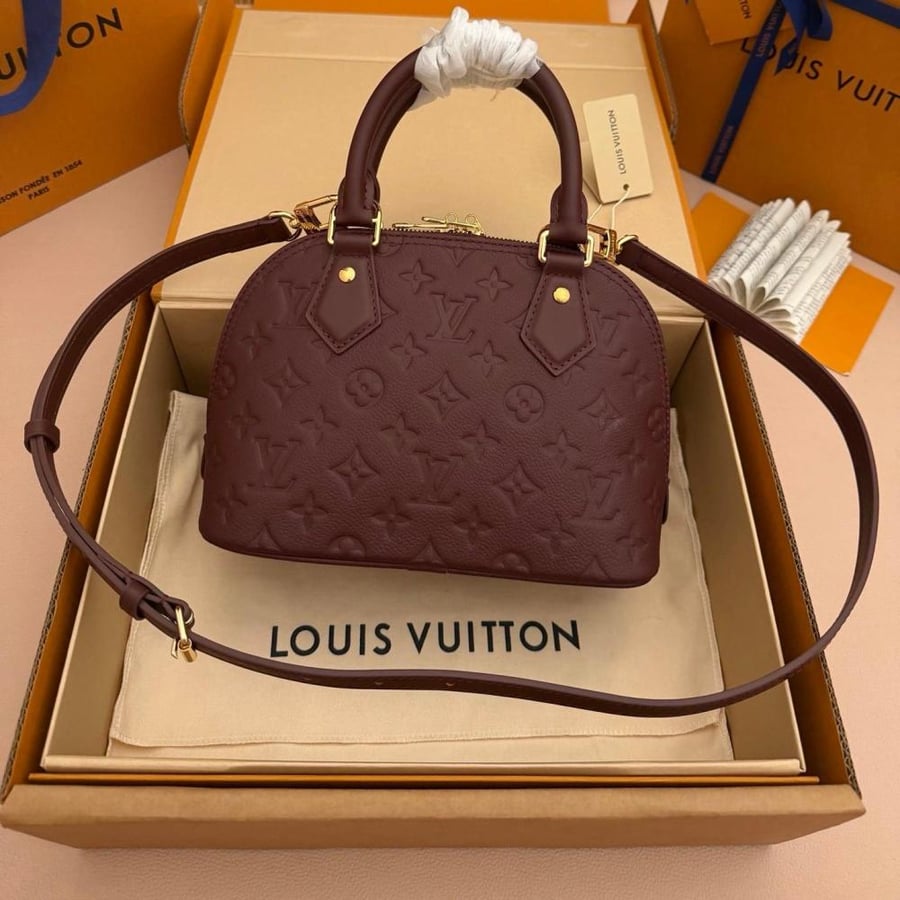 LOUIS  VUITTON