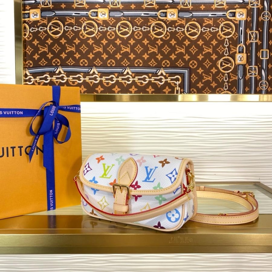 LOUIS  VUITTON