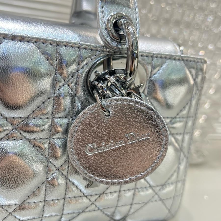 DIOR