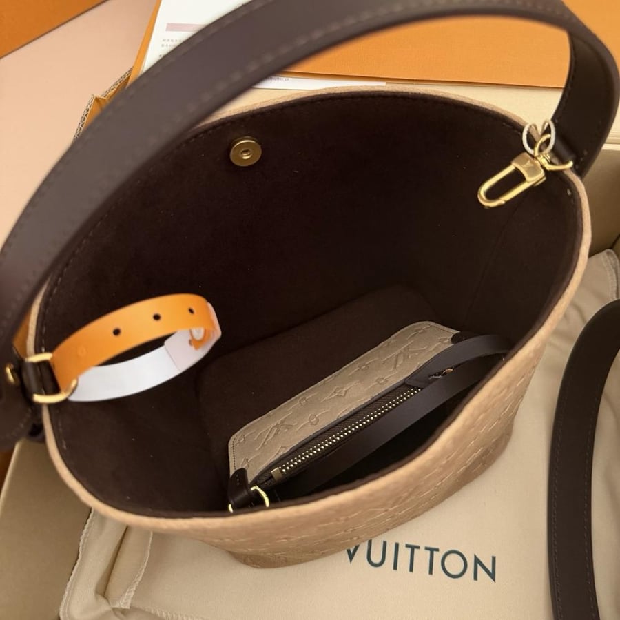LOUIS  VUITTON
