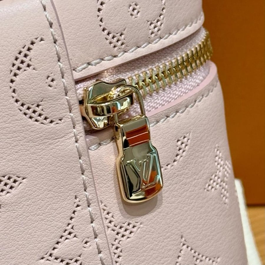 LOUIS  VUITTON