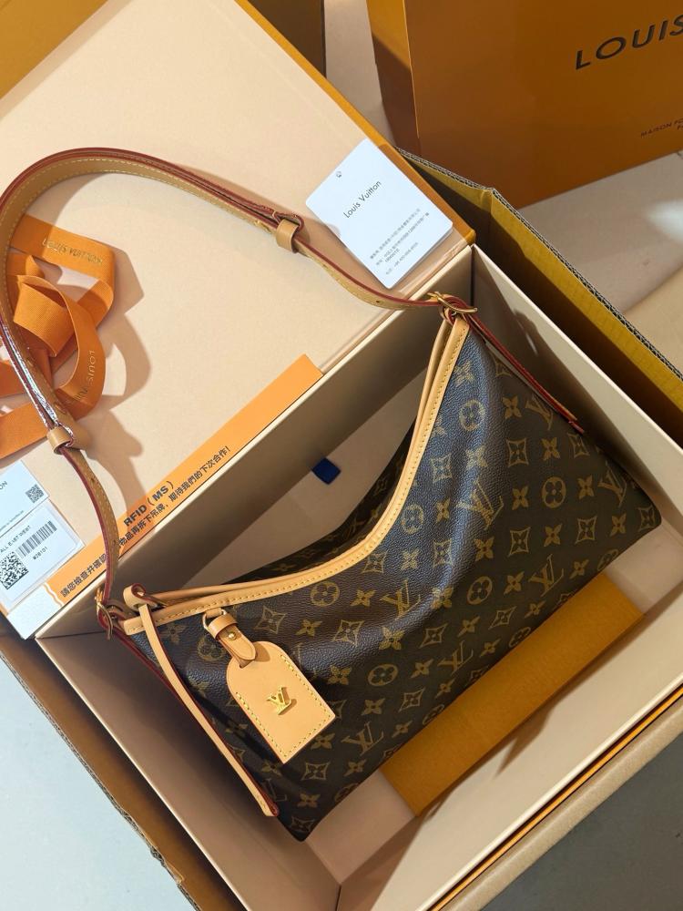 LOUIS  VUITTON