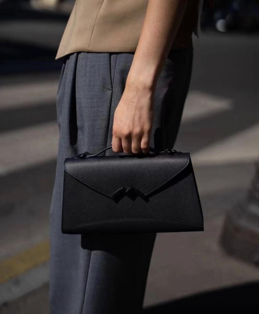 MOYNAT