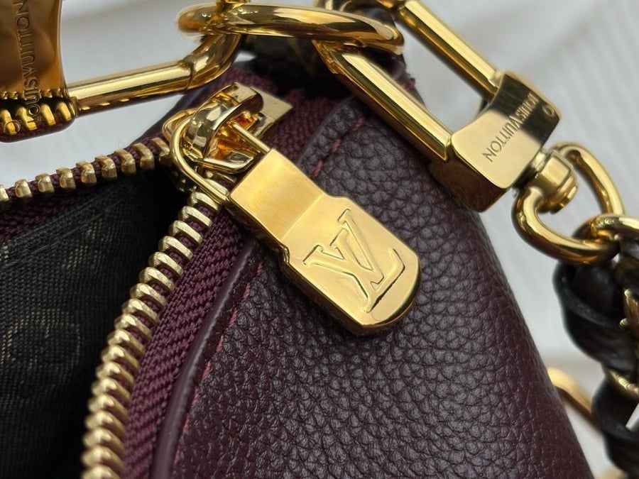 LOUIS  VUITTON
