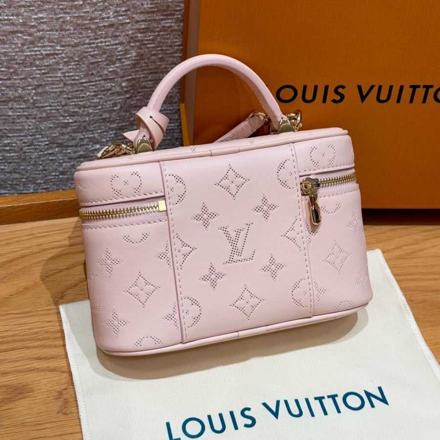 LOUIS  VUITTON