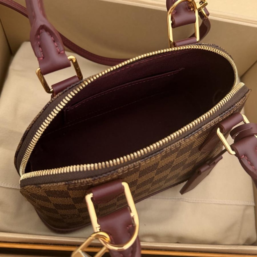 LOUIS  VUITTON