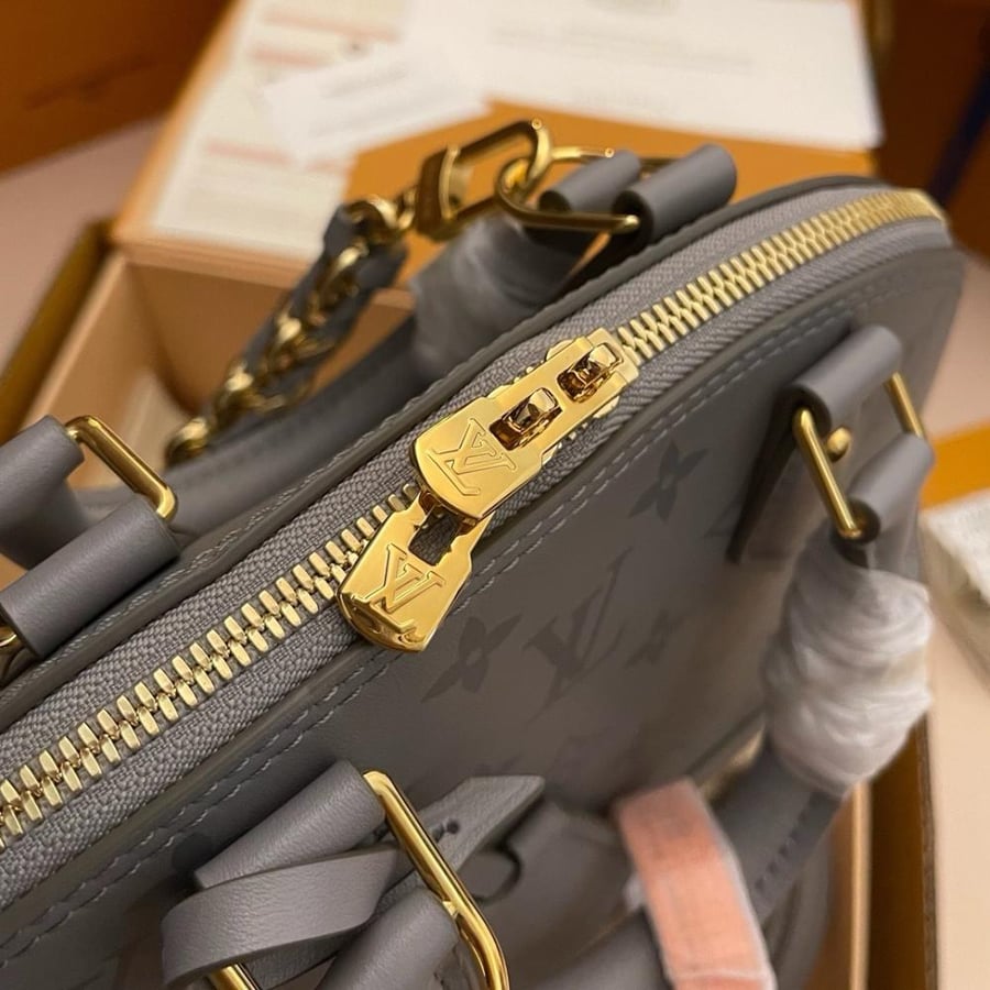 LOUIS  VUITTON