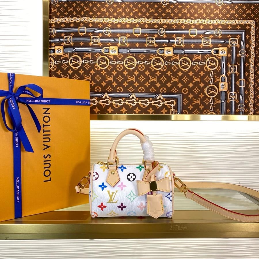 LOUIS  VUITTON