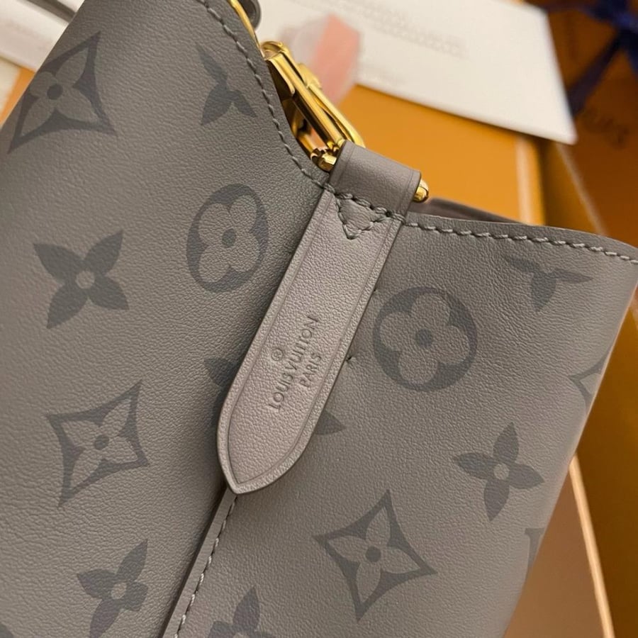 LOUIS  VUITTON
