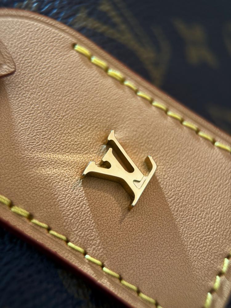 LOUIS  VUITTON