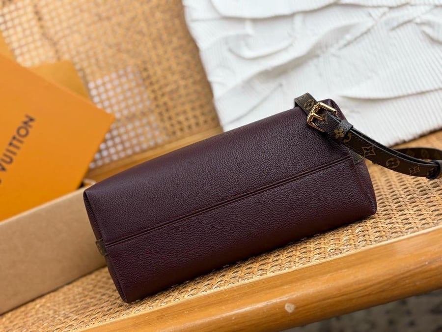 LOUIS  VUITTON
