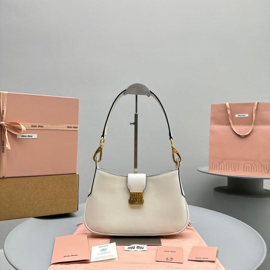MIUMIU