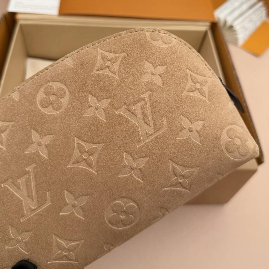 LOUIS  VUITTON