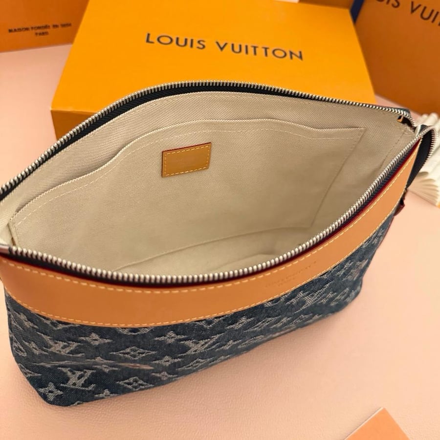 LOUIS  VUITTON