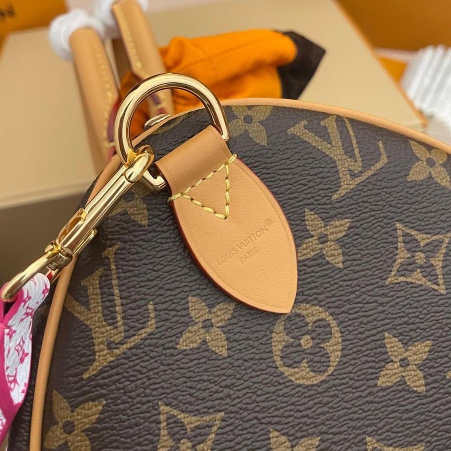 LOUIS  VUITTON