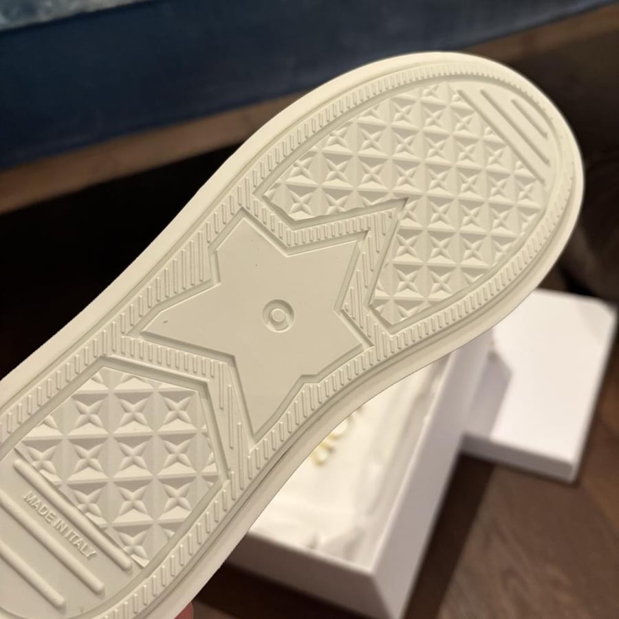 DIOR