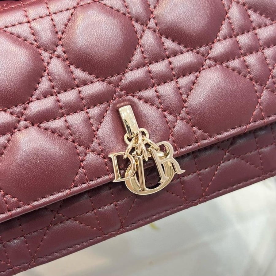 DIOR