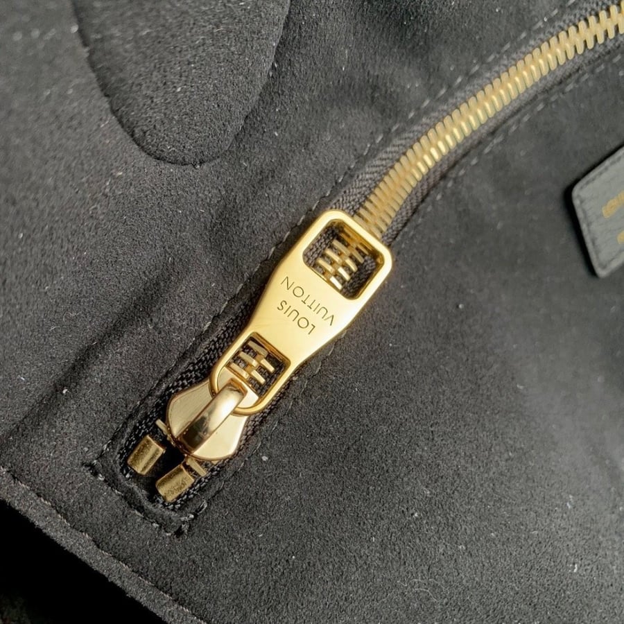 LOUISVUITTON