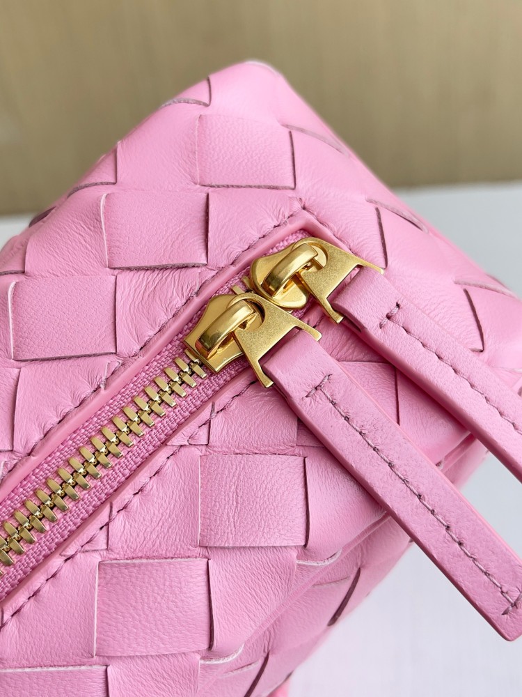 BOTTEGA-Veneta Small Getaway