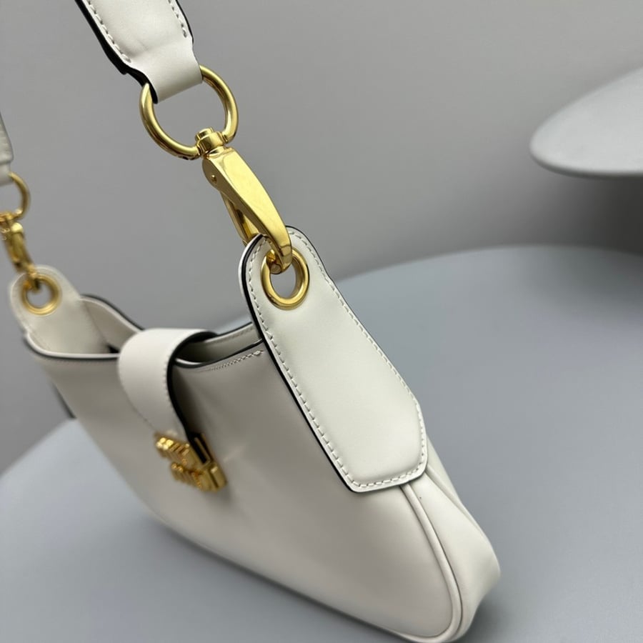 MIUMIU