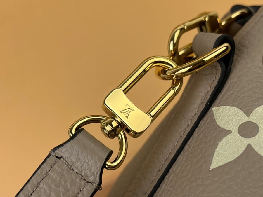 LOUISVUITTON- NANO NOE