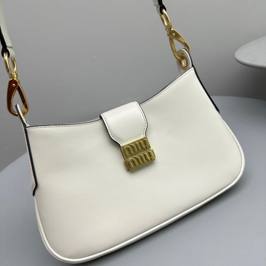 MIUMIU