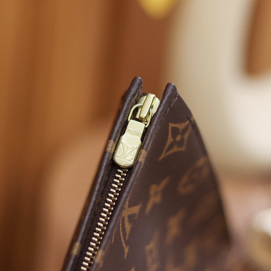 LOUISVUITTON