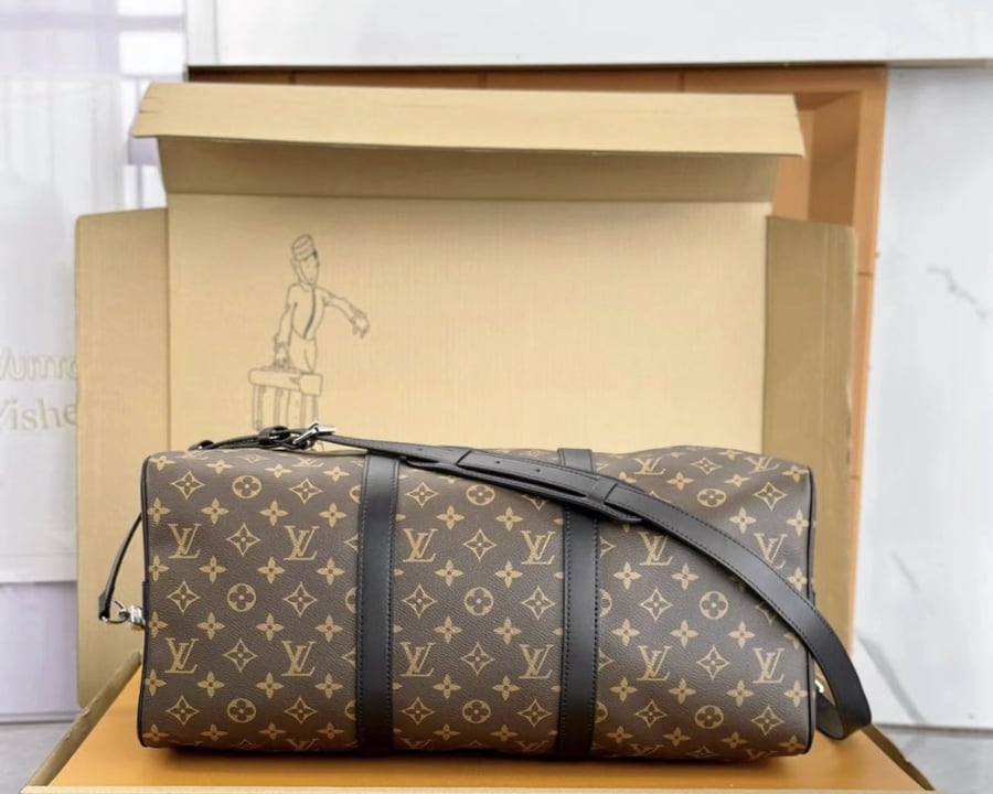 LOUISVUITTON