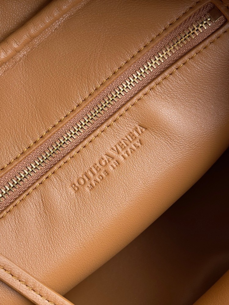 BOTTEGA-Veneta Small Getaway
