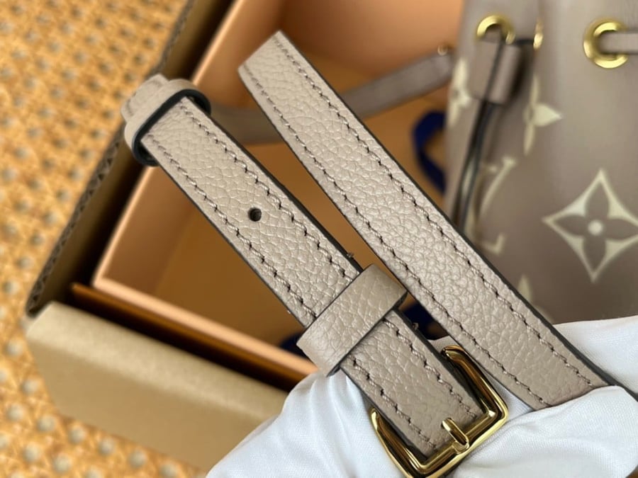 LOUISVUITTON- NANO NOE