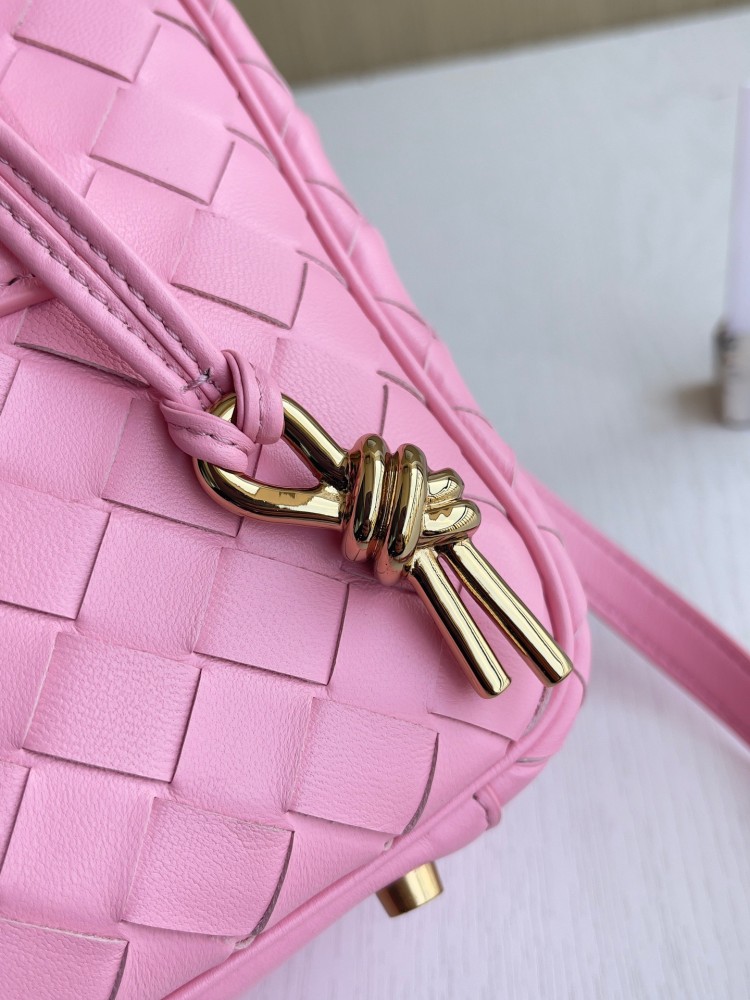 BOTTEGA-Veneta Small Getaway