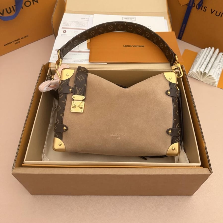 LOUIS  VUITTON