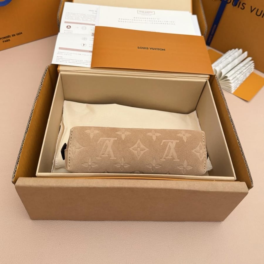 LOUIS  VUITTON