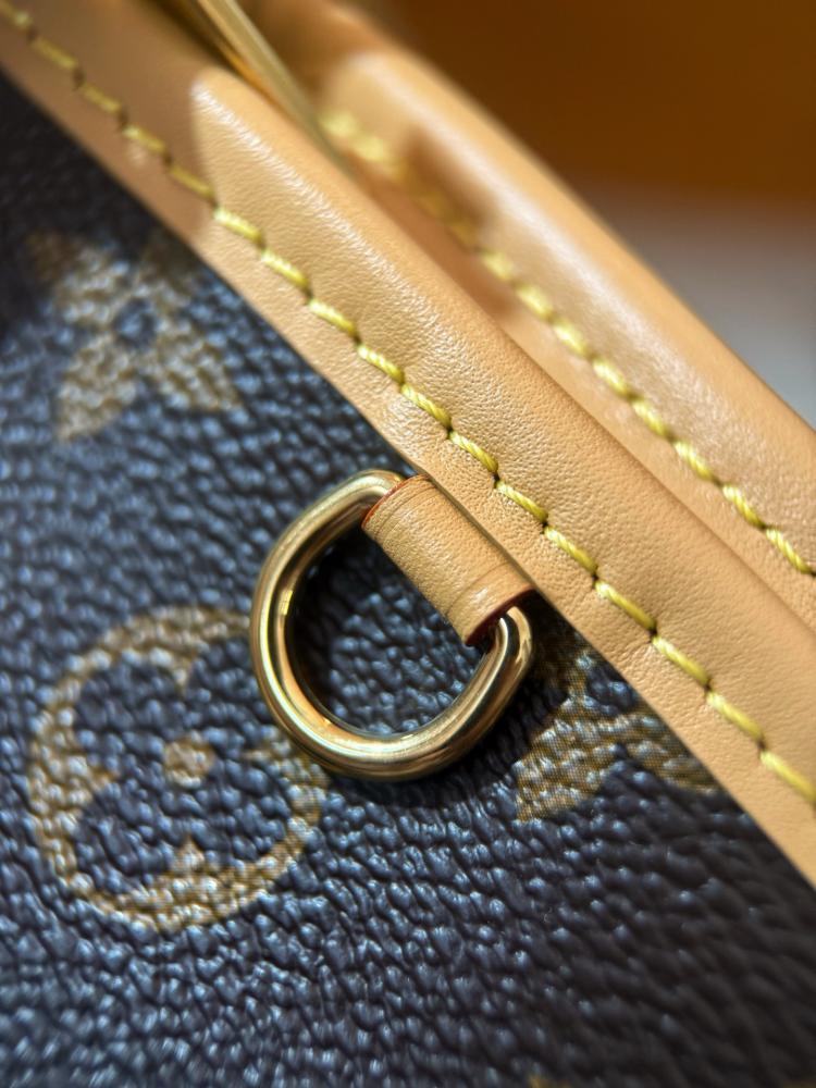 LOUIS  VUITTON