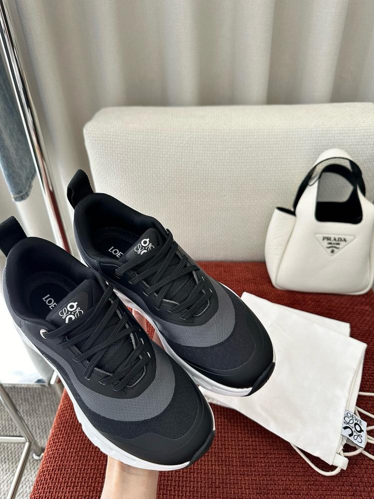 LOEWE & ON RUNNING