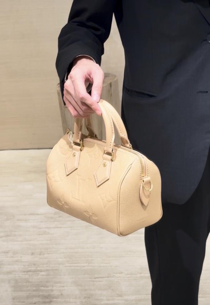 LOUIS  VUITTON