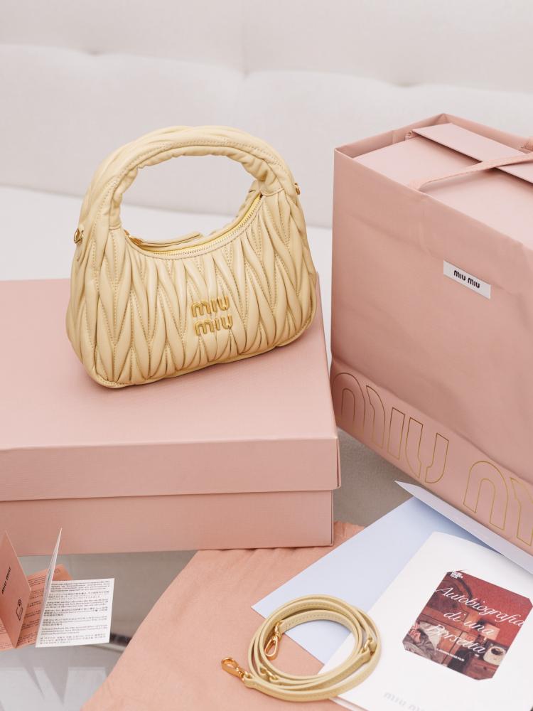 MIU MIU