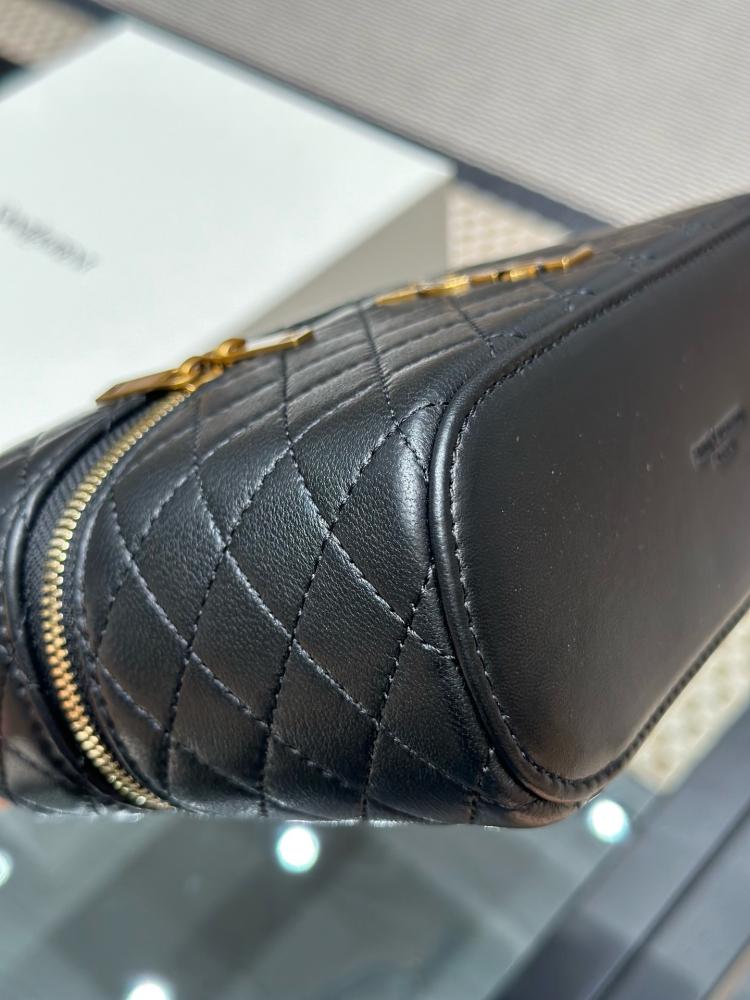 SAINT LAURENT