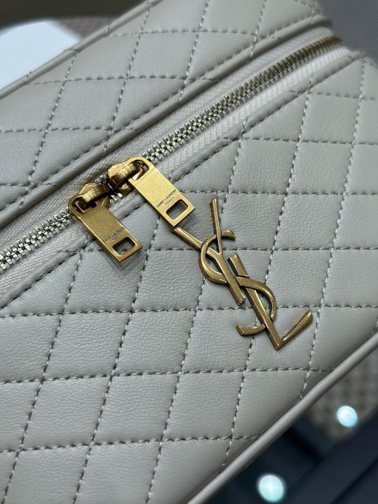 SAINT LAURENT