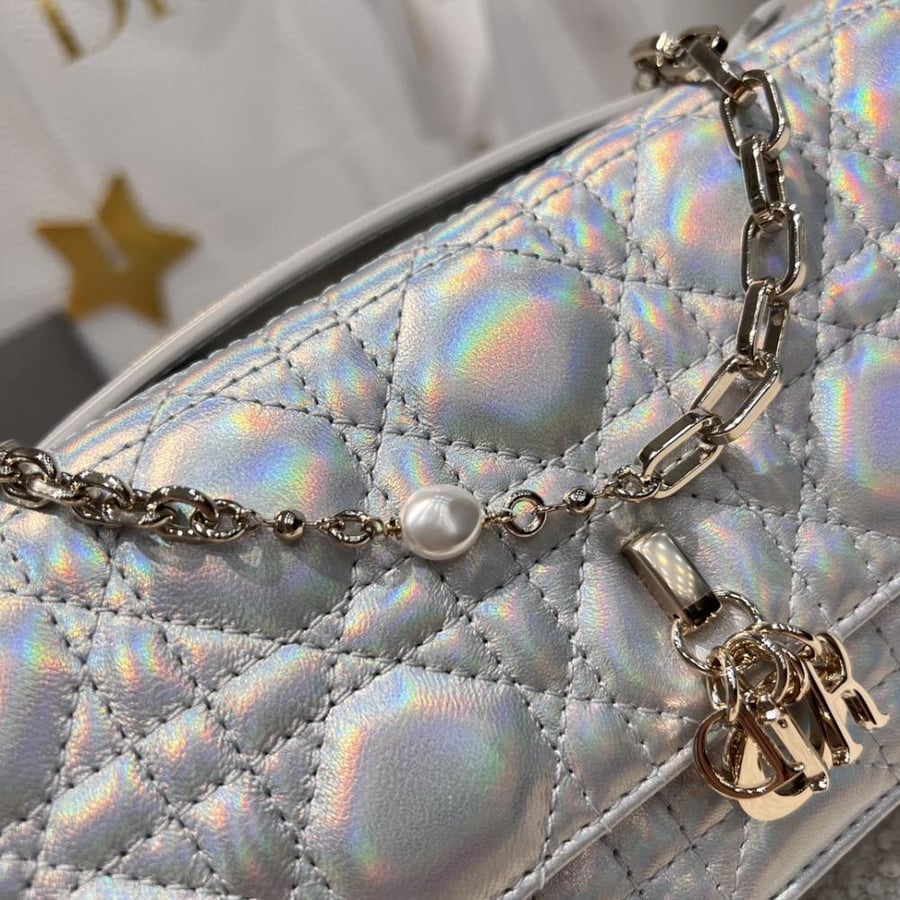 DIOR