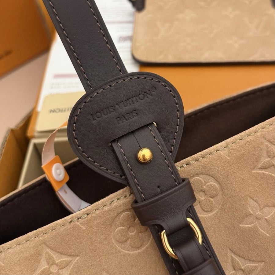 LOUIS  VUITTON