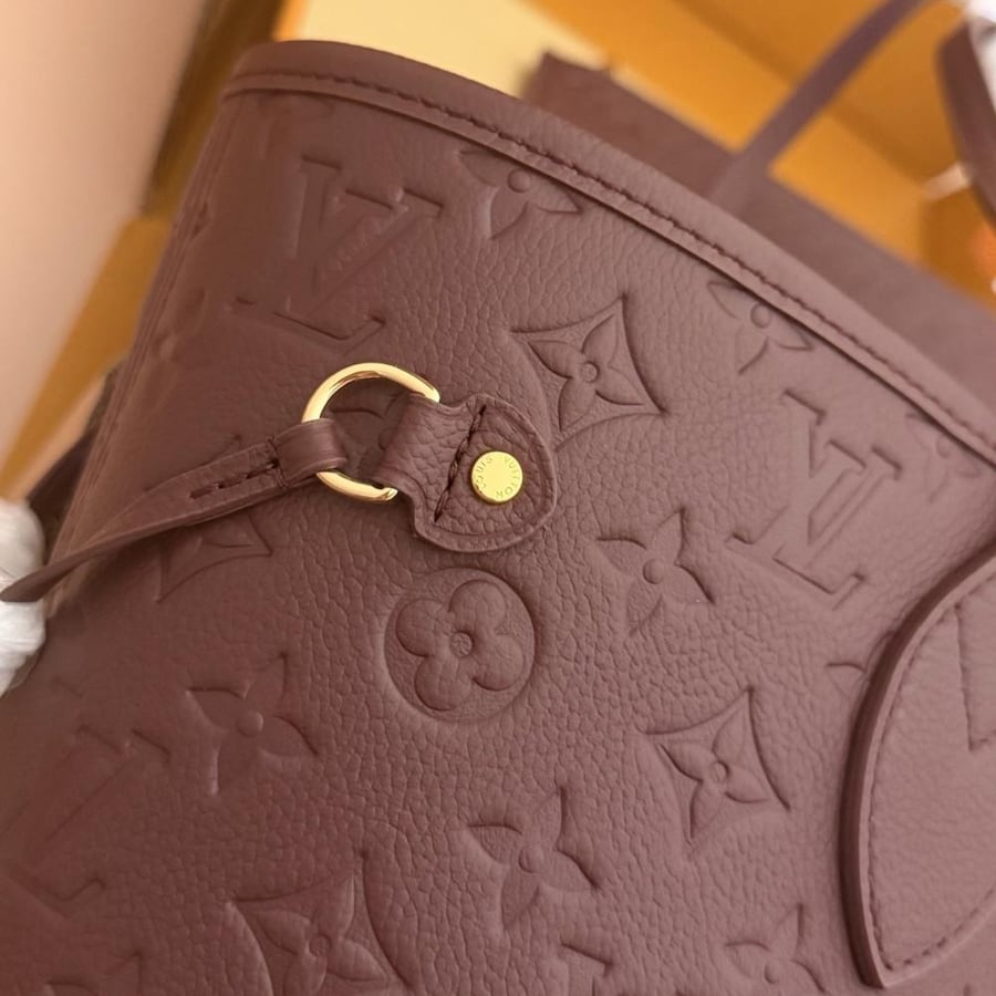 LOUIS  VUITTON