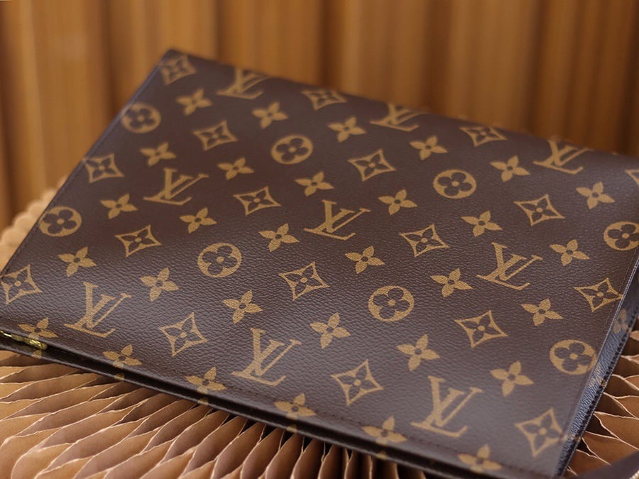 LOUISVUITTON