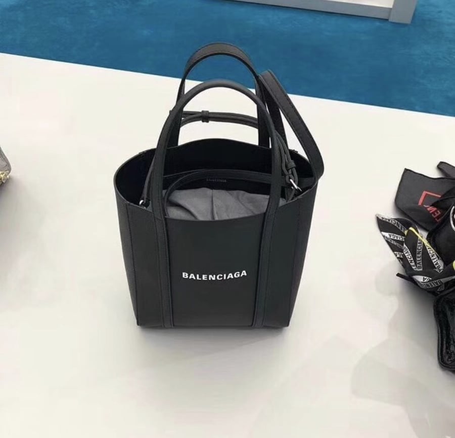 BALENCIAGA