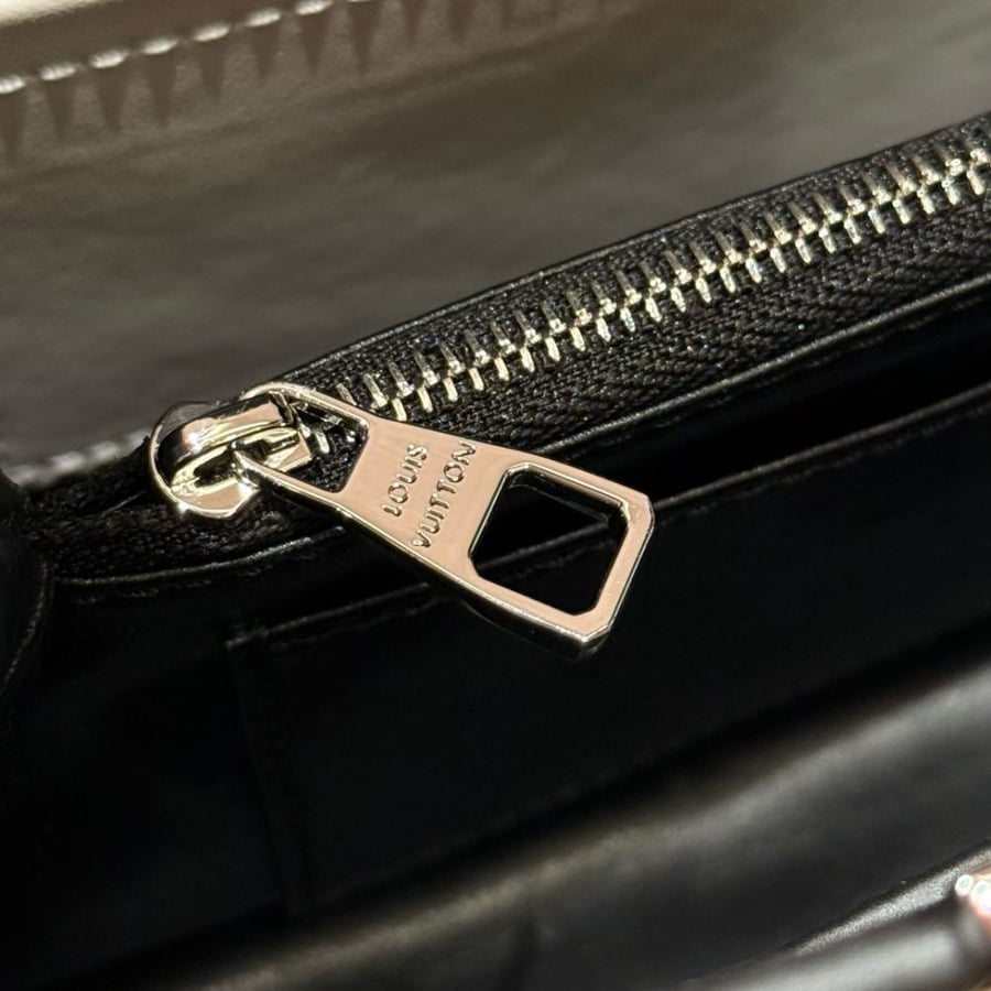 LOUIS  VUITTON