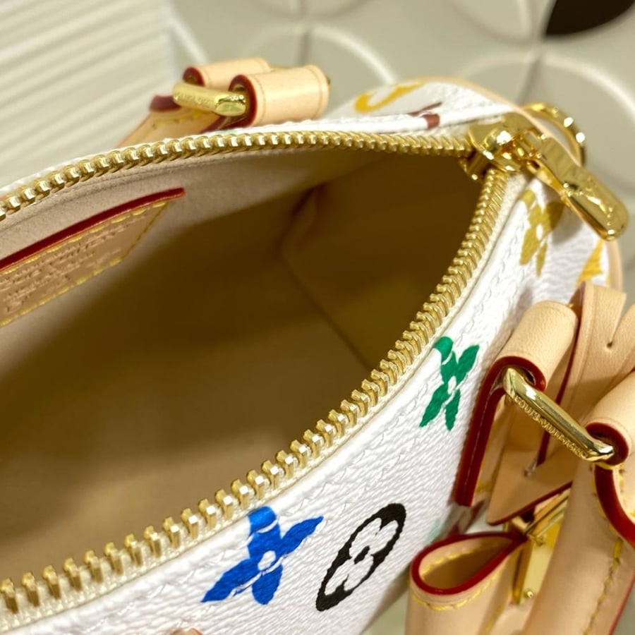 LOUIS  VUITTON
